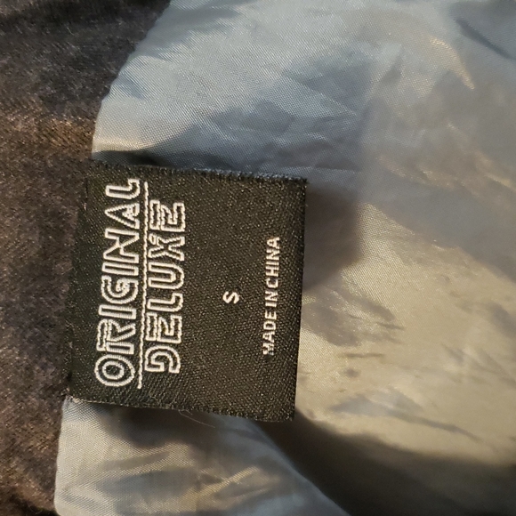 Original deluxe vest size small, fits more like a medium. - Picture 4 of 4